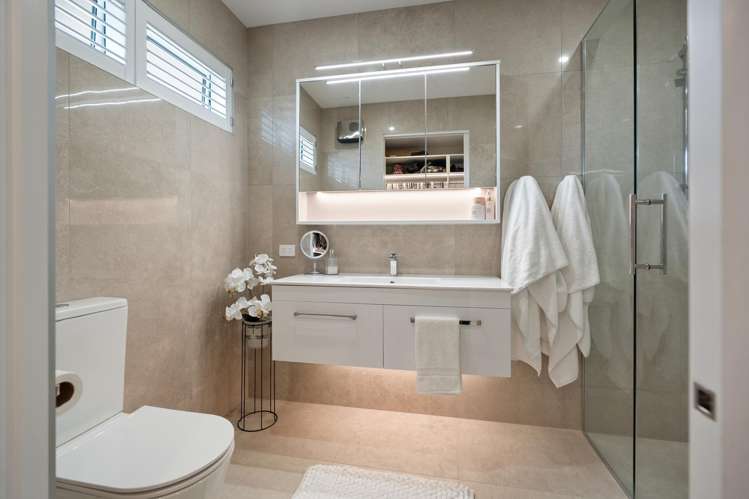 62 Carnaveron Drive Lincoln_18