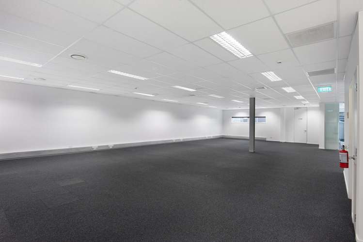8/2 Barry Hogan Place Riccarton_9