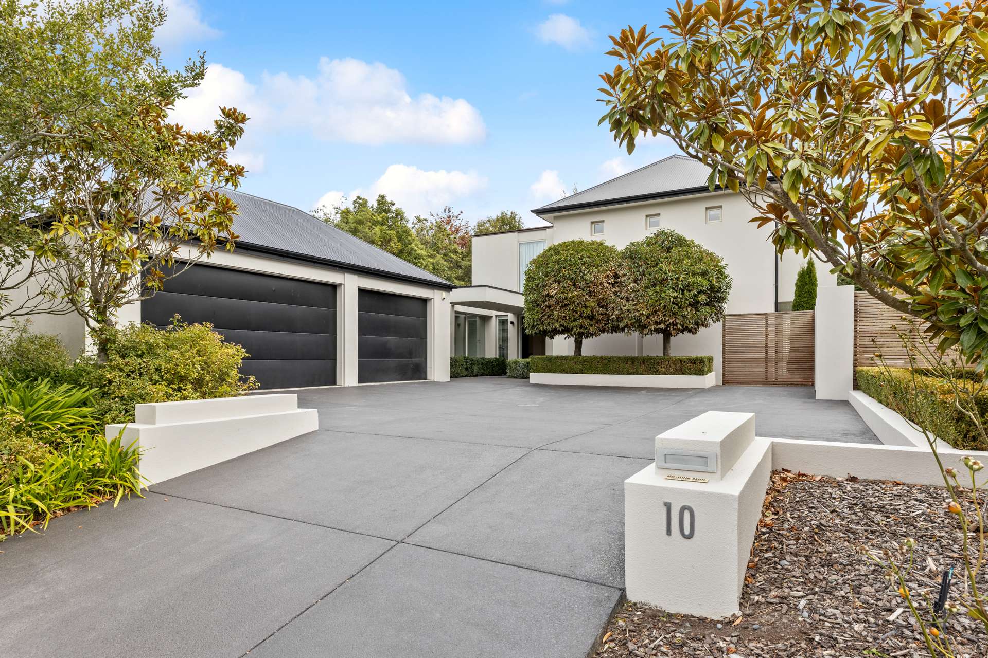 10 Springvale Gardens Harewood_0