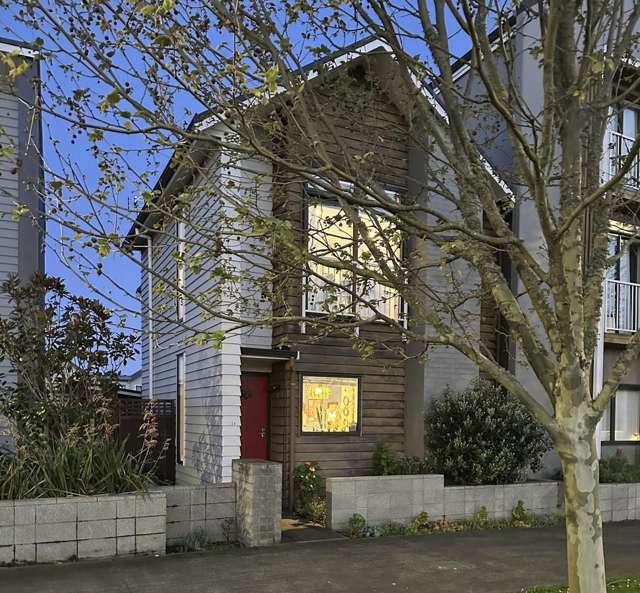 Garage, Park, Grass, Views Ooo La La - Hobsonville