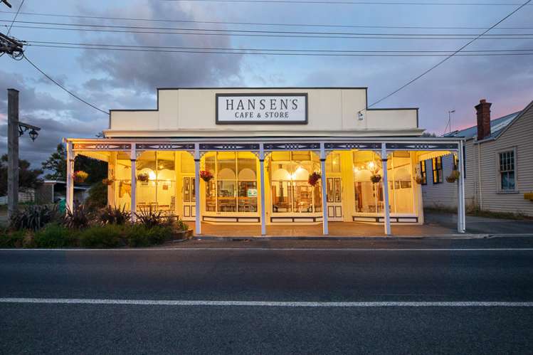 2900 Kimbolton Road Kimbolton_0