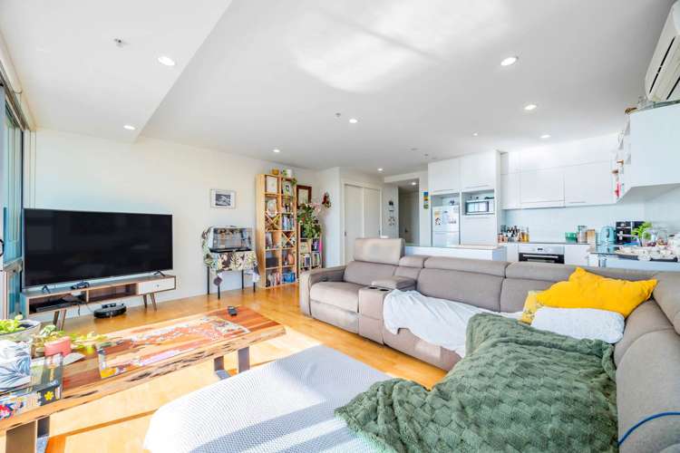 1201/30 Beach Road_5