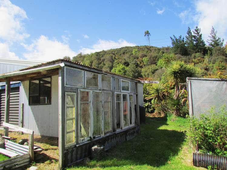 1712 State Highway 7 Moana / Lake Brunner_27