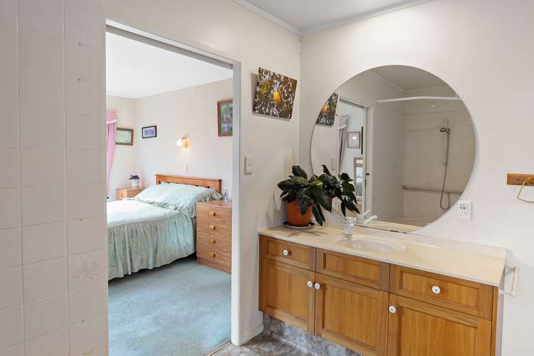 15 Racecourse Way Gate Pa_10