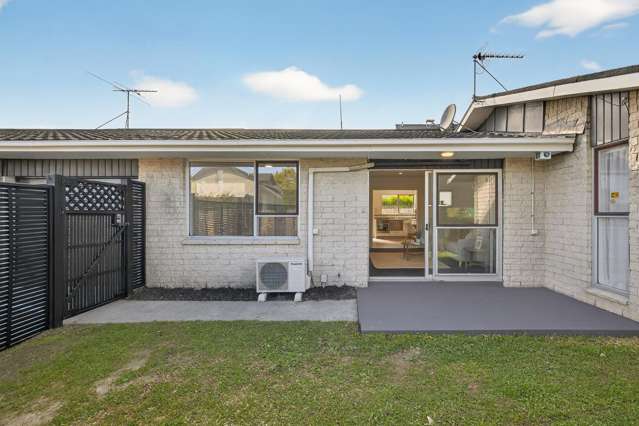 Perfect Location, Easy Living, High Appeal!