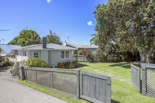 1/82 Ennis Avenue Pakuranga Heights_2