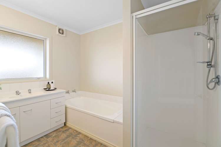 33 Philomel Crest Welcome Bay_18