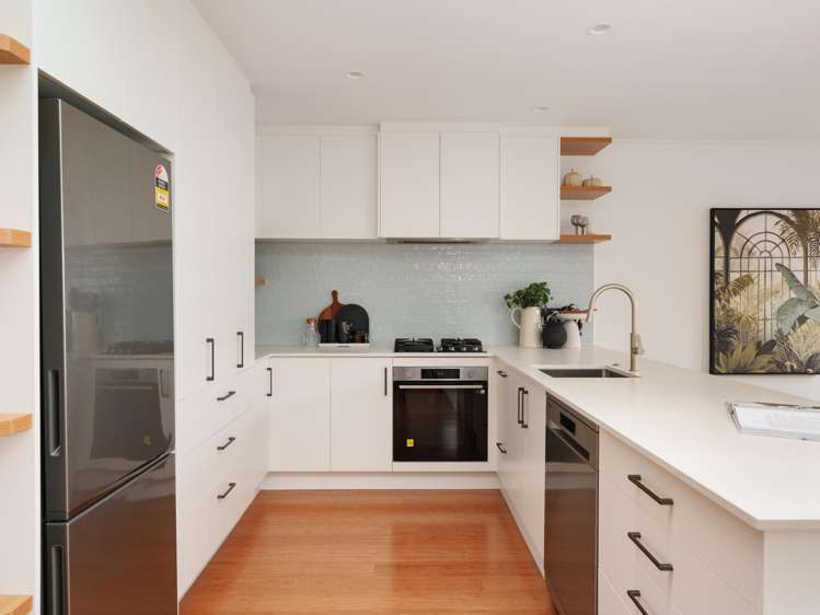 8/3 Leinster Avenue Mt Maunganui_8