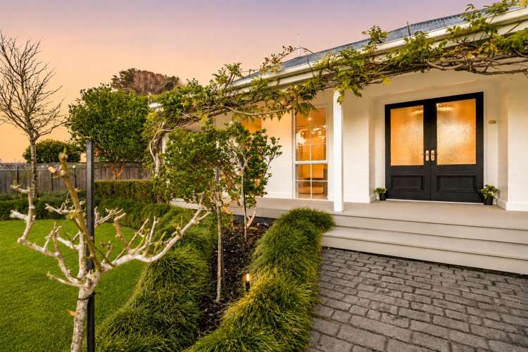 1 Almond Grove Greenhithe_3