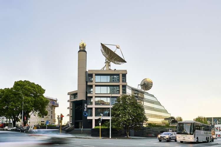 100 Victoria Street West_0