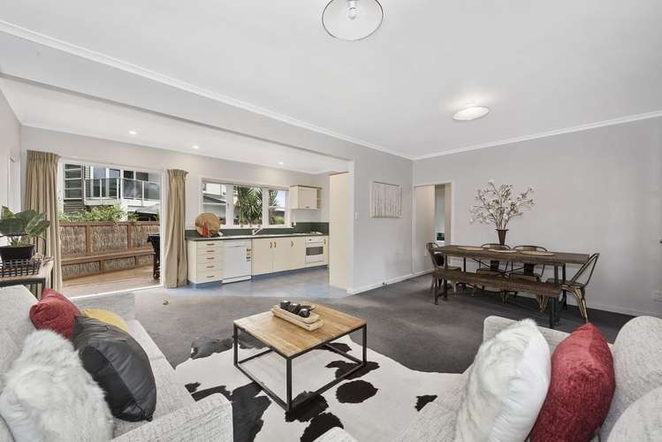 656 River Road Chartwell_4