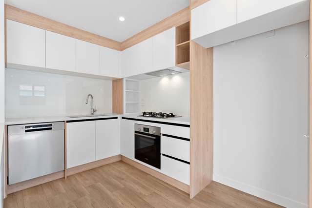 8D Rowan Terrace Te Atatu South_3