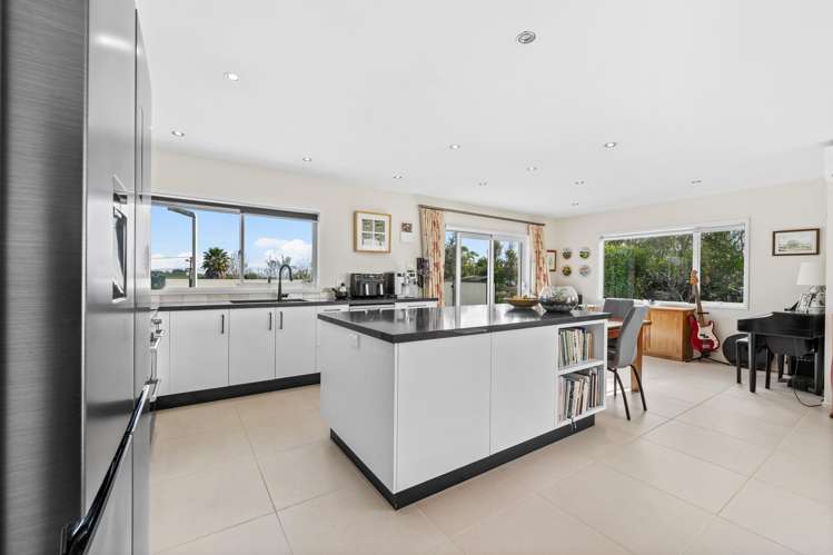 1382 Old North Road Helensville_28