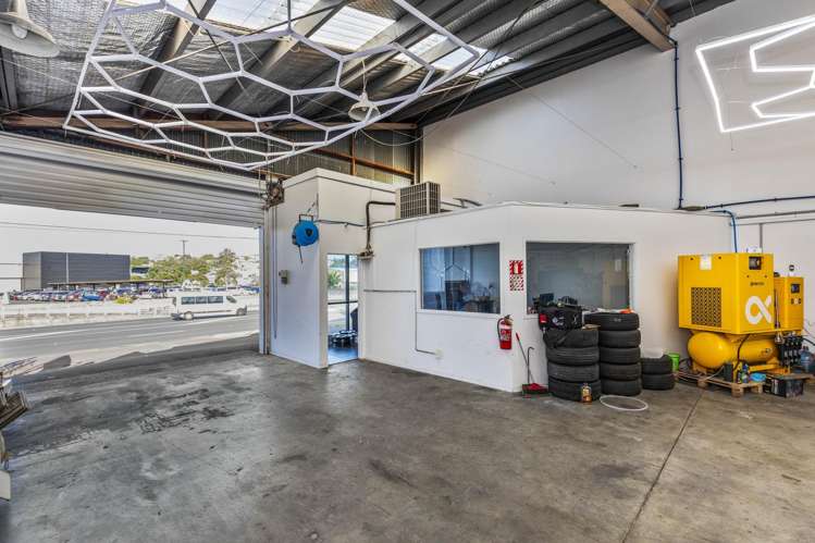 71-73 Wairau Road Wairau Valley_11