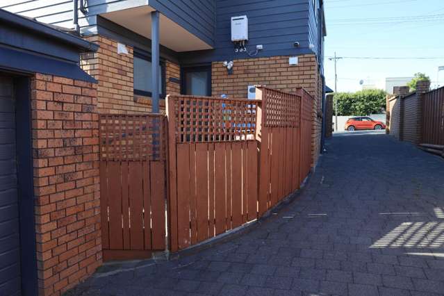 1/109 Saint Johns Road Saint Johns_1