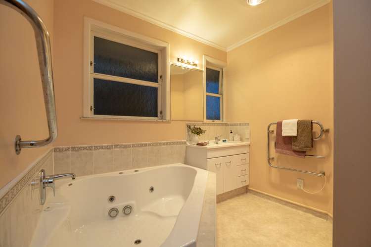 280 College Street West End_16