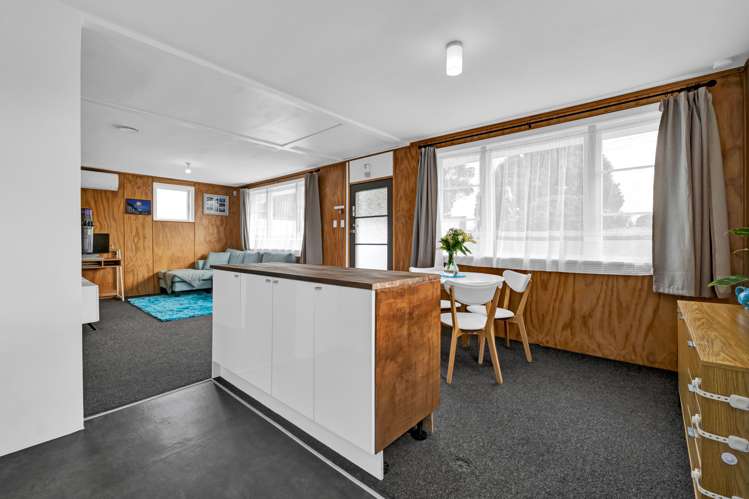 28 Terou Street Manaia_11