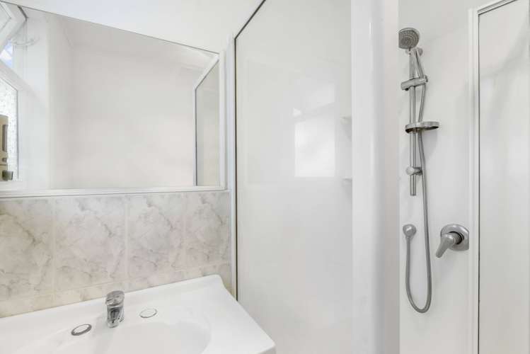 77 Sefton Crescent Chartwell_16