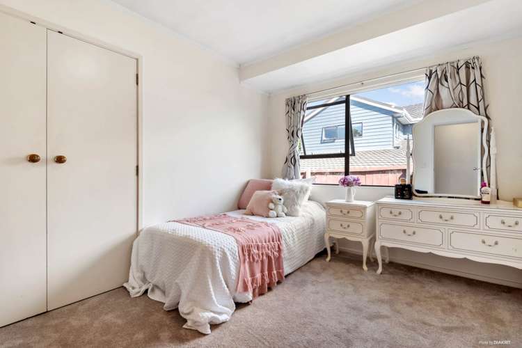 2/132 Botany Road Botany Downs_12