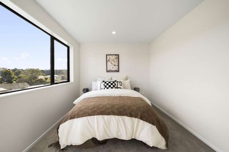 2/125 Universal Drive Henderson_19