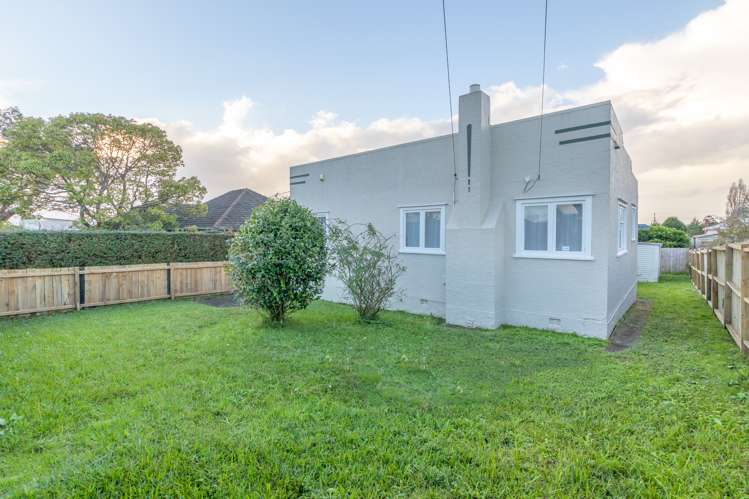 1/4031 Great North Road Glen Eden_14