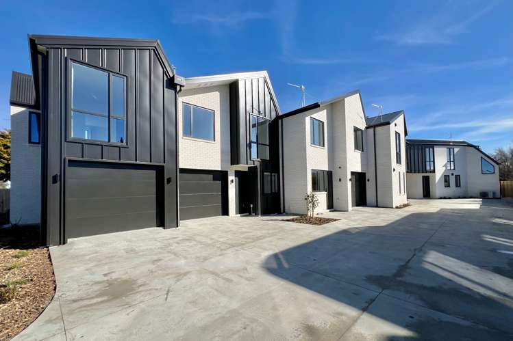2/133 Blighs Road_0
