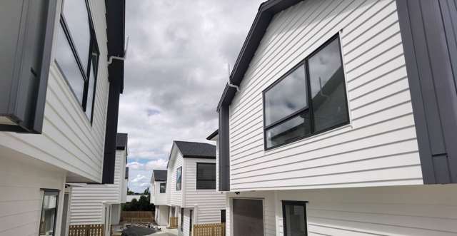 Nearly new build house offers 3  bedrooms with...