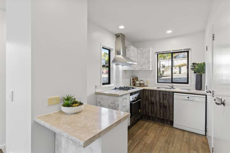 16/10 John Jennings Drive Oteha_3