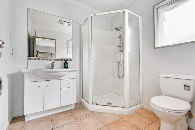 47 Somerton Drive Huntington_17