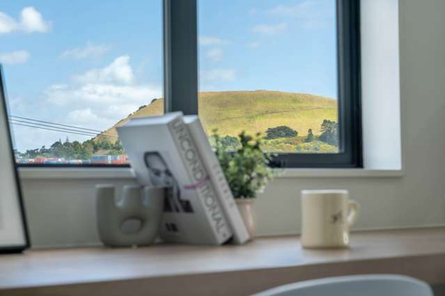 3 Ensuites plus Mountain Views
