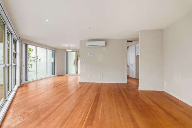 3/8 Sarsfield Street 1685_4