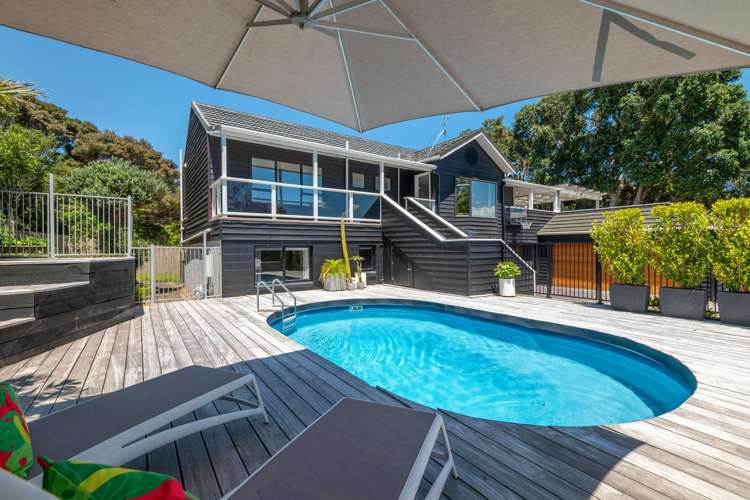 8 Poaka Place Beach Haven_22