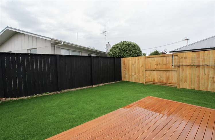 2/8A Rutherford Street 1053_17