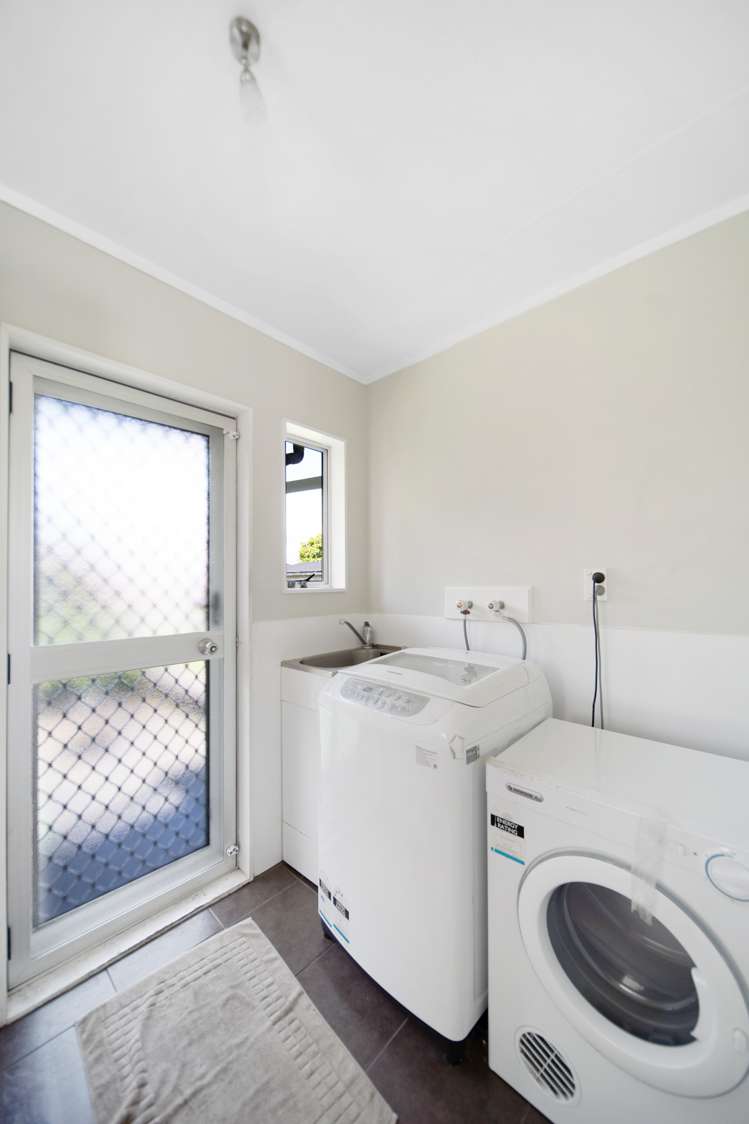 37 Seaward Place Wattle Downs_12