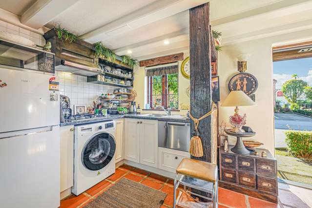 4/6 Quiet Woman Way Monaco_3