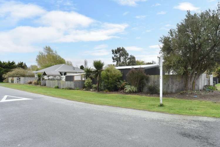 27 Kings Avenue Waikuku Beach_21