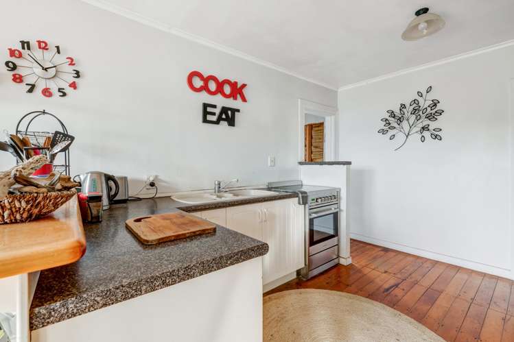 24 Jean Place Stanmore Bay_5