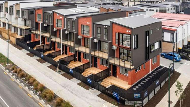 17 Papatahi Lane Flat Bush_0