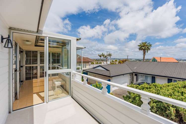 2/16 Jutland Road Takapuna_12