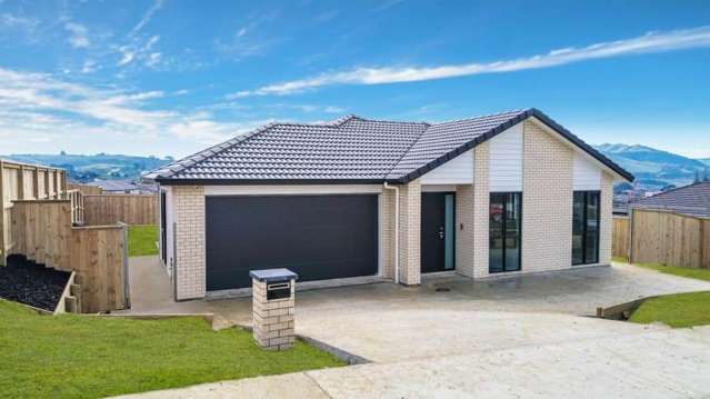 Stunning Brand New 5-Bedroom Home