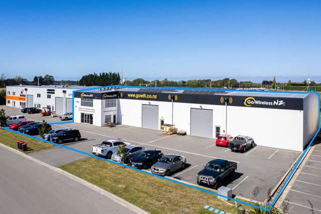 North facing warehouse & office- vacant possession