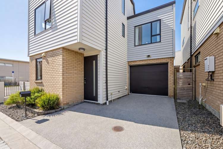 2 Koropiko Lane Flat Bush_19