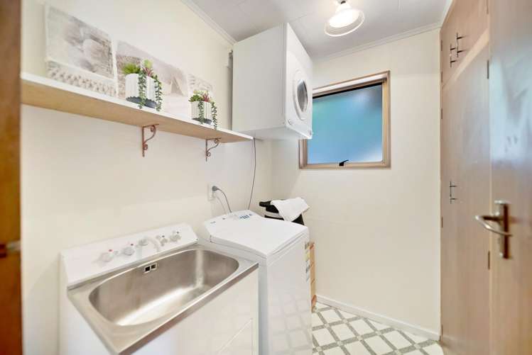 38 Avalon Crescent Fernhill/Sunshine Bay_21