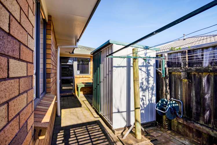 1/2 Waiwera Place Merrilands_26