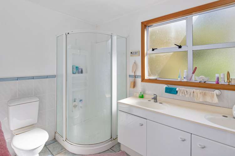 56 Kinghorne Street Strathmore Park_13