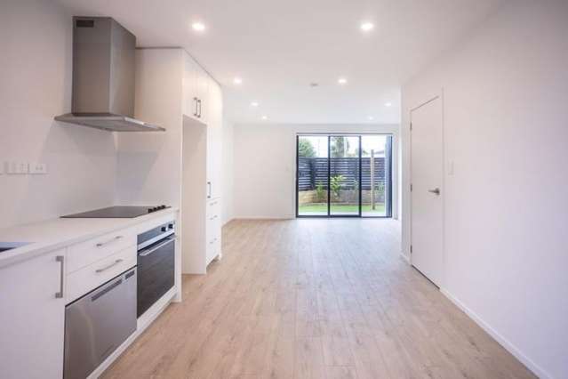 B/1 Frank Grey Place 10057_3