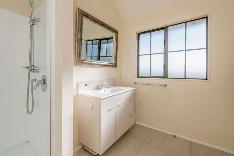 136 Huia Street Waikanae_15