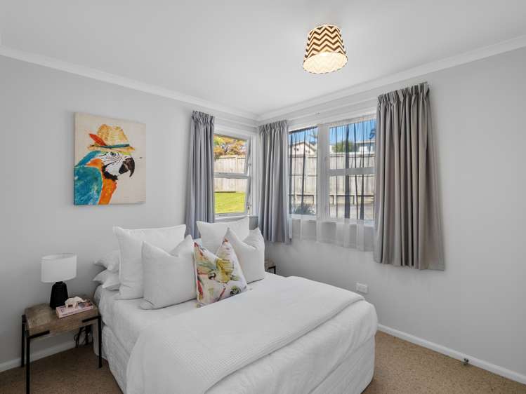 8 Weatherly Road Torbay_16