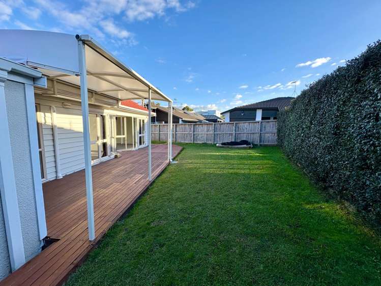 2/2 East Coast Road Milford_19