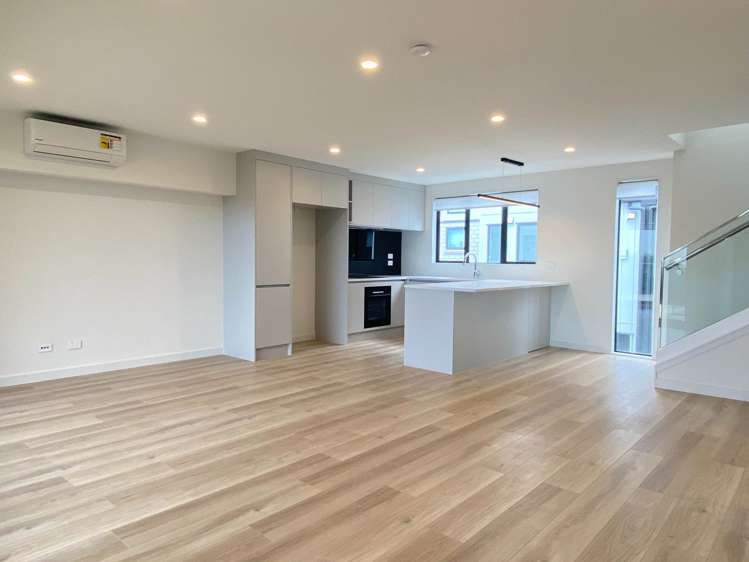 14/12 Onewa Road Northcote_1